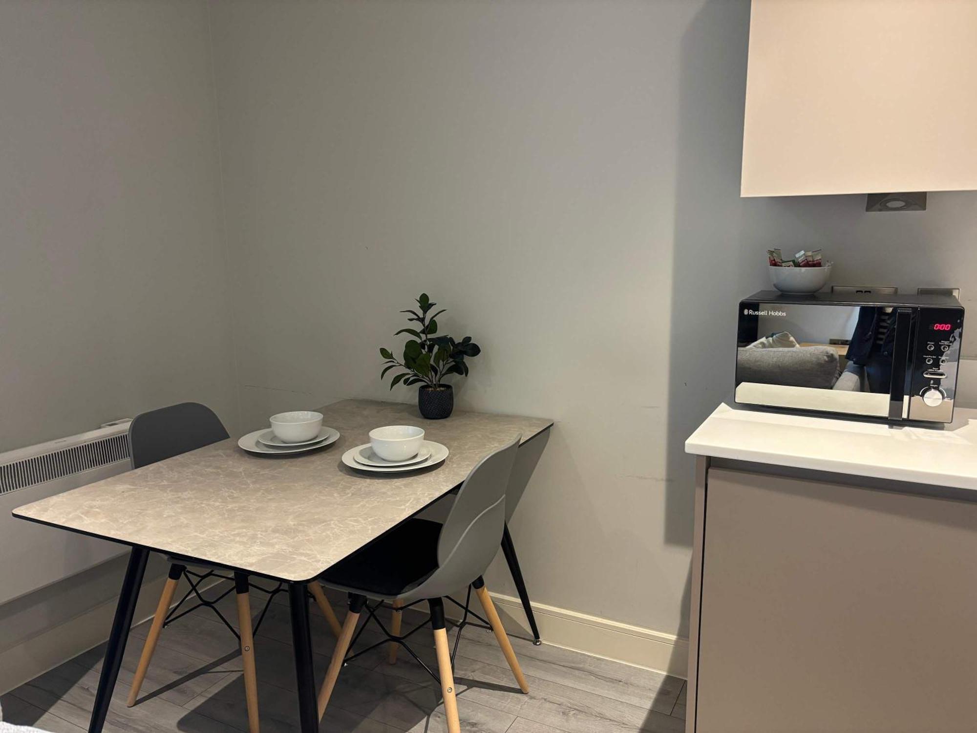 Modern Studio In Bracknell With Free Parking ภายนอก รูปภาพ
