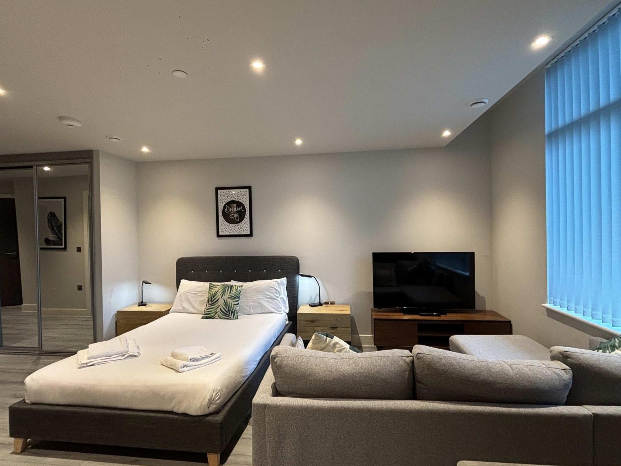 Modern Studio In Bracknell With Free Parking ภายนอก รูปภาพ