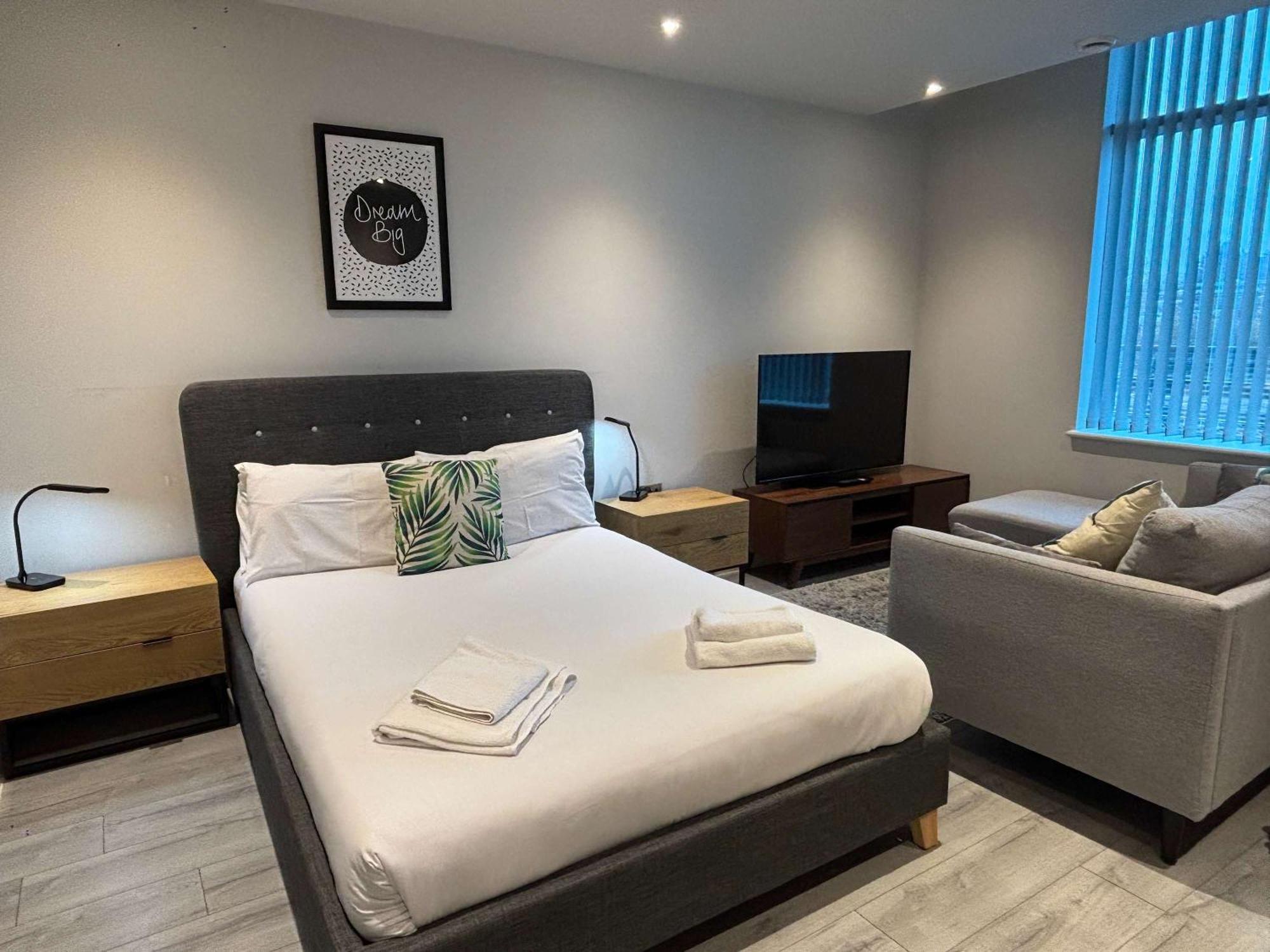 Modern Studio In Bracknell With Free Parking ภายนอก รูปภาพ