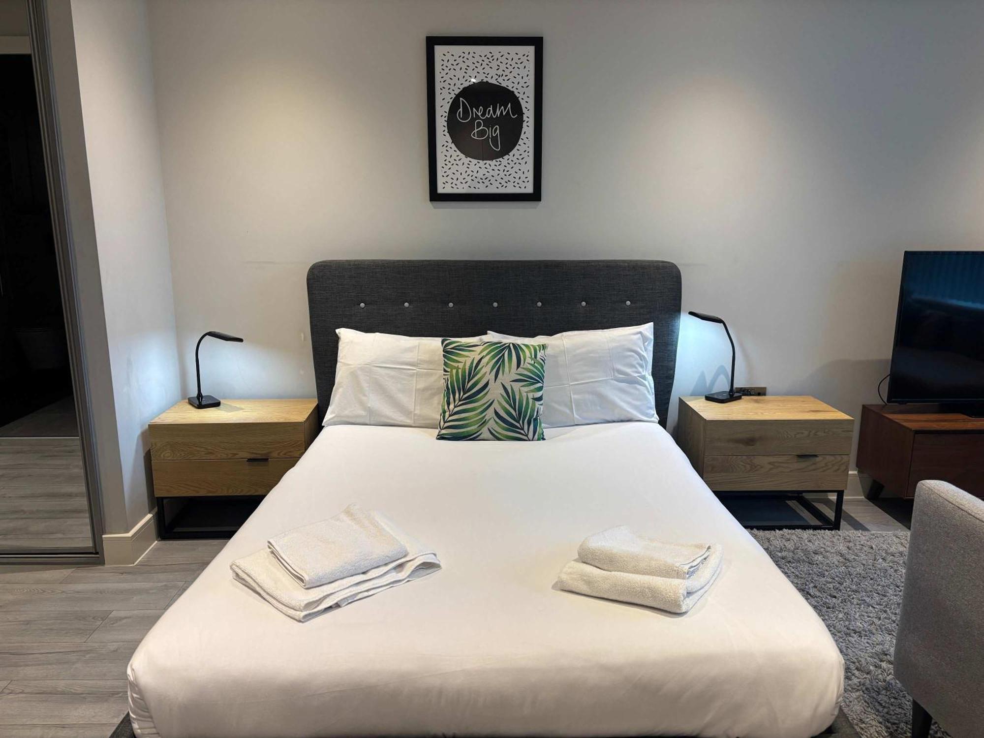 Modern Studio In Bracknell With Free Parking ภายนอก รูปภาพ
