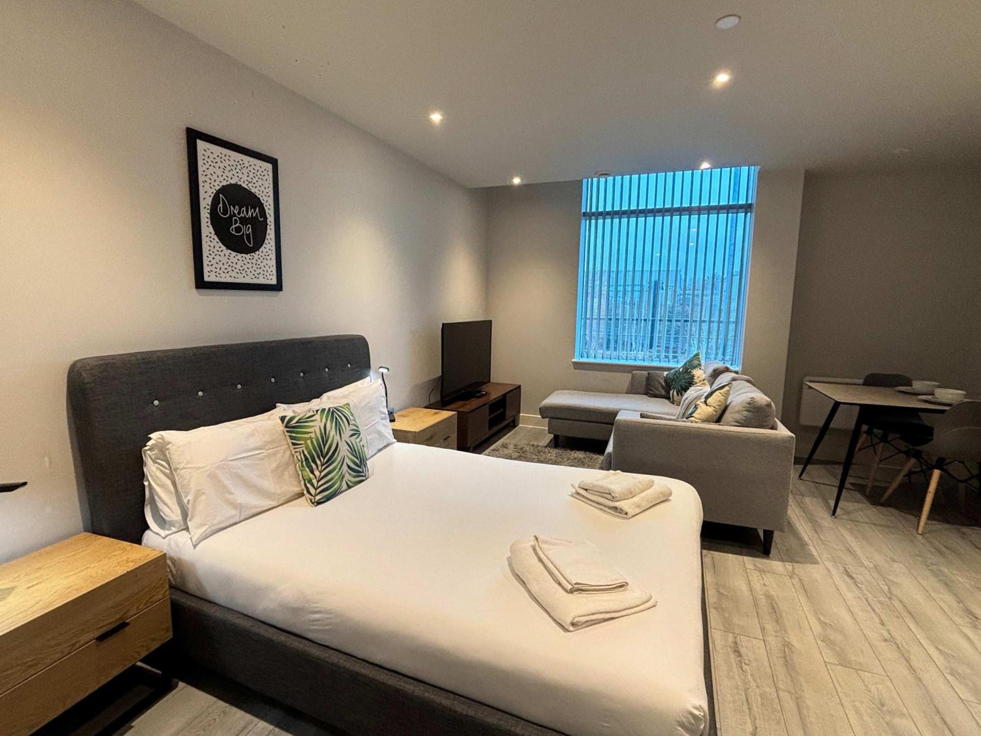 Modern Studio In Bracknell With Free Parking ภายนอก รูปภาพ