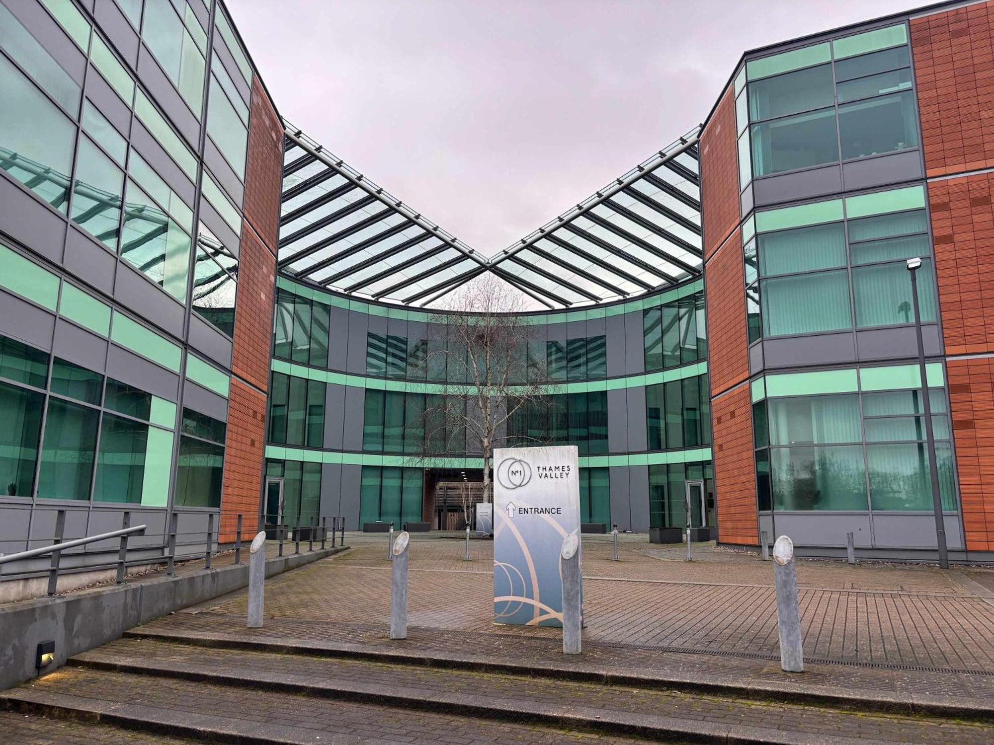 Modern Studio In Bracknell With Free Parking ภายนอก รูปภาพ
