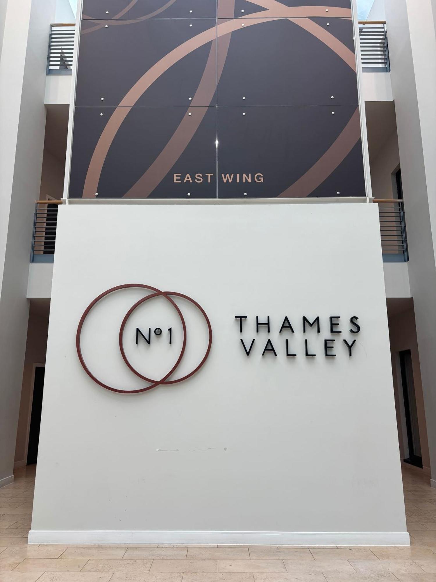 Modern Studio In Bracknell With Free Parking ภายนอก รูปภาพ